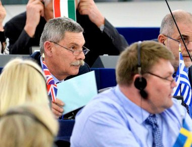 Σ.Κούλογλου: «Όχι» σε δείπνο Ελλήνων και Ελληνοκυπρίων ευρωβουλευτών λόγω... της παρουσίας του Λαϊκού Συνδέσμου